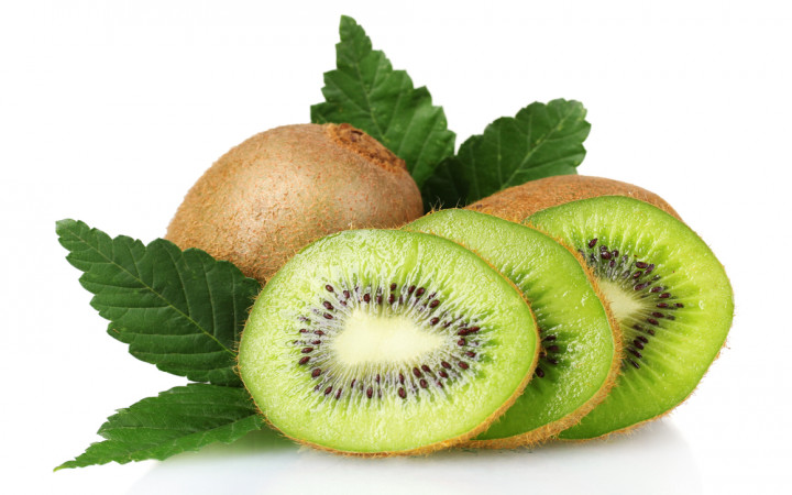 Benefits and Different Ways to peel kiwi